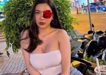 Ánh Nguyệt - Máy bay bà già Long Hải tuyển phi công cao trên 1m7 dài 17cm