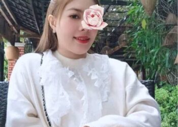 Bích Thoa - Chị gái cần em trai tâm sự mỗi đêm