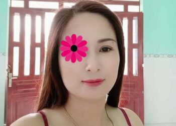 Hạ Uyên - Máy bay bà già Quận Bình Tân thèm được đánh vần