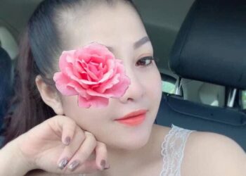 Ánh Nguyệt - Máy bay bà già Huyện Hóc Môn tìm trai trẻ lâu dài