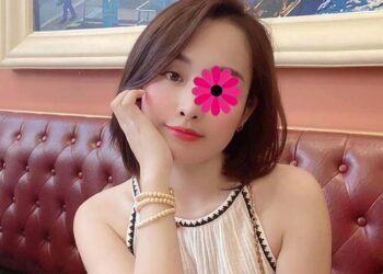 Bích Hợp - Máy bay bà già Thủ Dầu Một mê trai trẻ