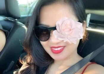 Khả Tú - Máy bay bà già cần phi công lâu dài to