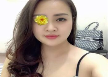 Ngọc Hoa - Máy bay bà già Nhà Bè tìm trai tâm sự