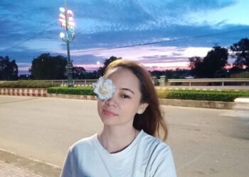 Ái Nhân - Máy bay bà già Ba Đình tìm tình trẻ ngoan hiền