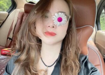 Bạch Trà - Máy bay bà già Quận 6 cần em trai tâm sự đêm thứ 7