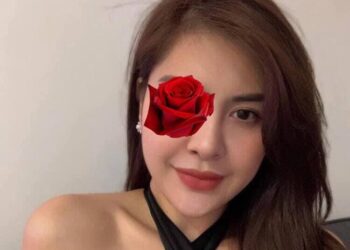 Nguyệt Hà - Máy bay bà già Quận 10 lạ là tới