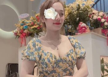 Phương Loan - Máy bay bà già Quận 2 tìm trai trẻ biết bốn lù