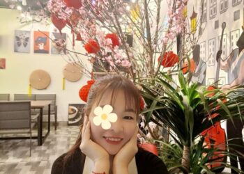 Băng Băng - Máy bay bà già Huyện Hóc Môn tìm trai vét máng