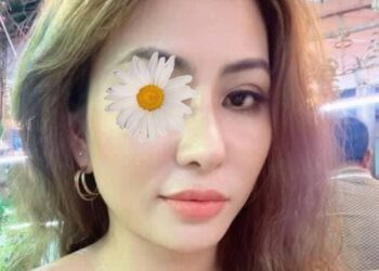 Diễm Lệ - Máy bay bà già Huyện Bạch Long Vĩ tìm phi công thích du lịch