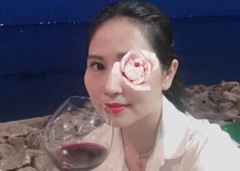 Nhã Mai - Máy bay Quận 2 thành đạt cần tình