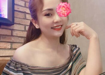 Nguyệt Cầm - Máy bay bà già Huyện Bến Lức đá lưỡi cực tê