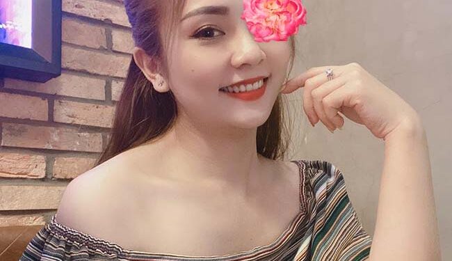 Nguyệt Cầm - Máy bay bà già Huyện Bến Lức đá lưỡi cực tê